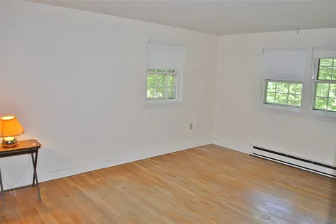 44 Indian Rock Road Nashua NH 03063