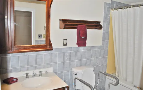 44 Indian Rock Road Nashua NH 03063
