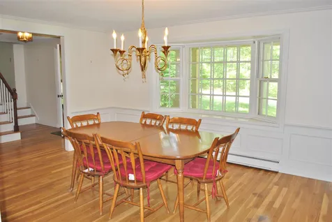 44 Indian Rock Road Nashua NH 03063