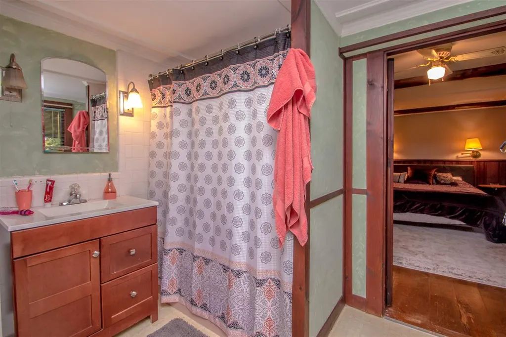 11 Grandview Drive Lancaster NH 03584