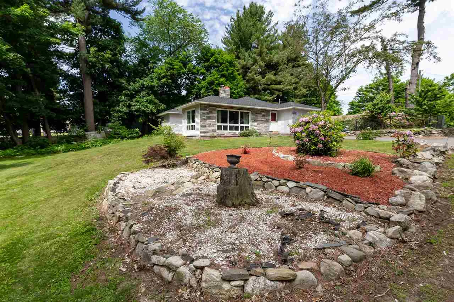 7 Claremont Avenue Derry NH 03038