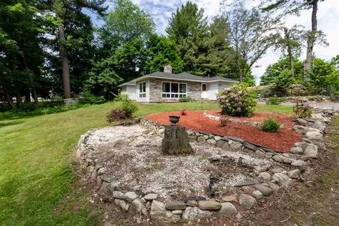 7 Claremont Avenue Derry NH 03038