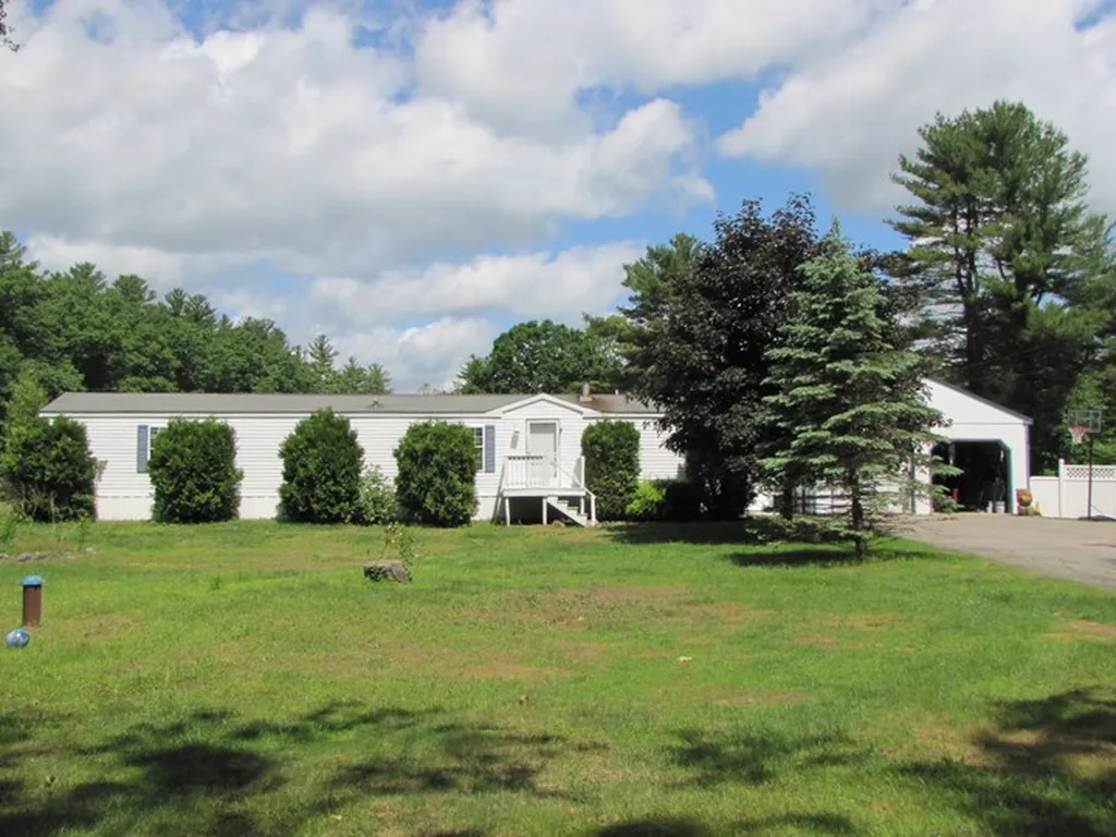 188 Mast Road Epping NH 03042