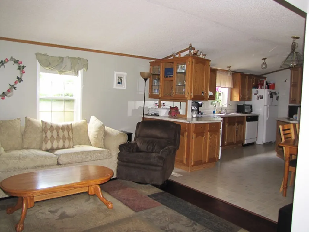 188 Mast Road Epping NH 03042
