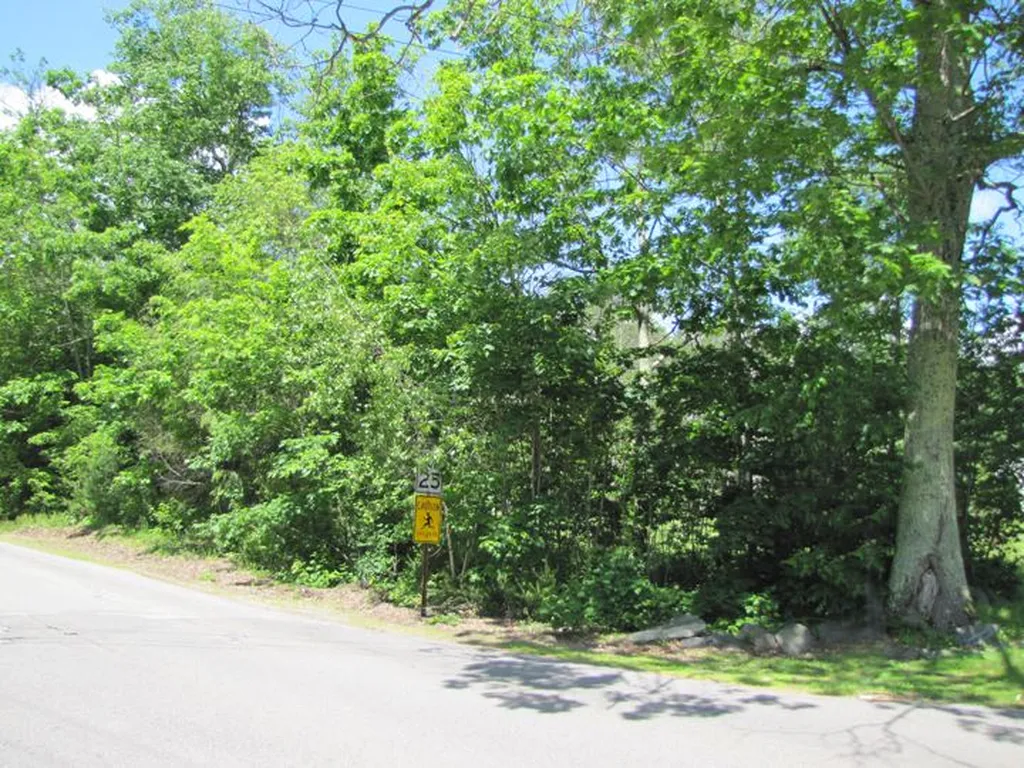 188 Mast Road Epping NH 03042