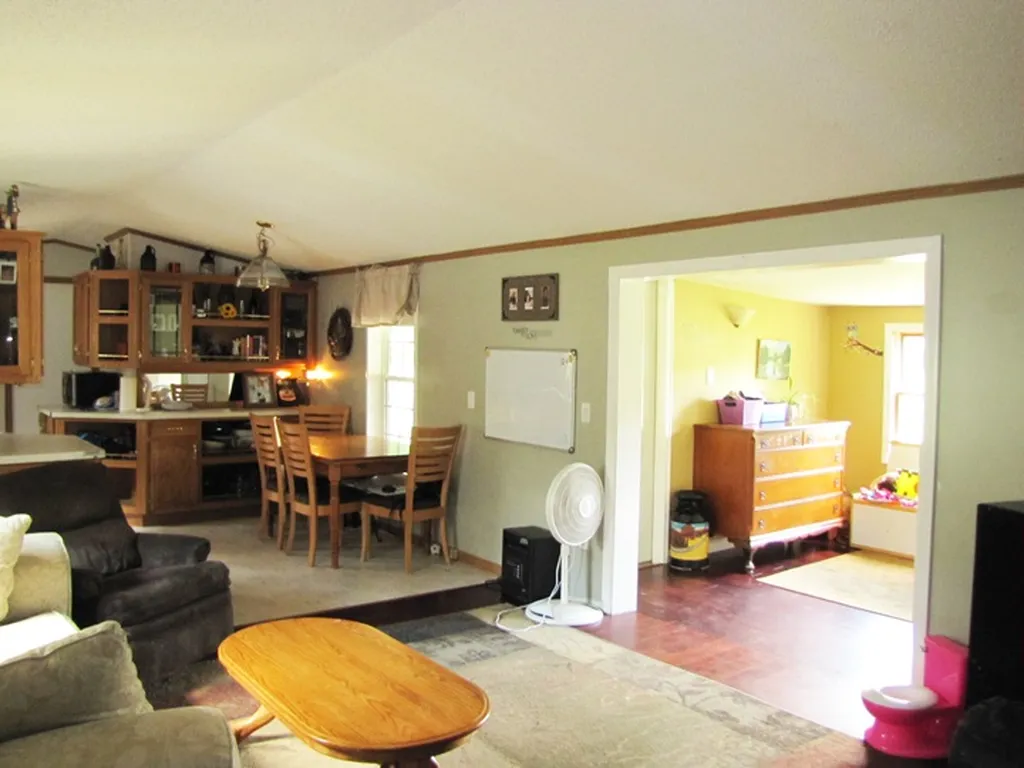 188 Mast Road Epping NH 03042