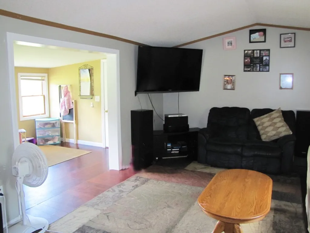 188 Mast Road Epping NH 03042