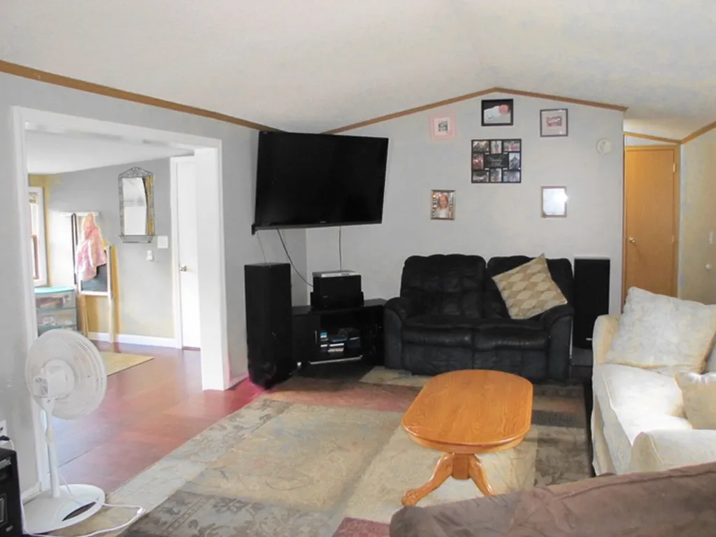 188 Mast Road Epping NH 03042