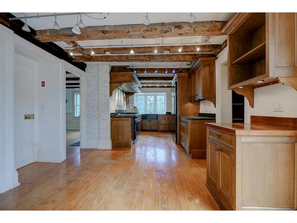 7 Emery Lane Stratham NH 03885