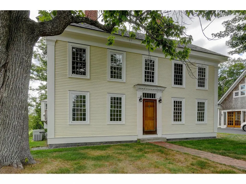 7 Emery Lane Stratham NH 03885