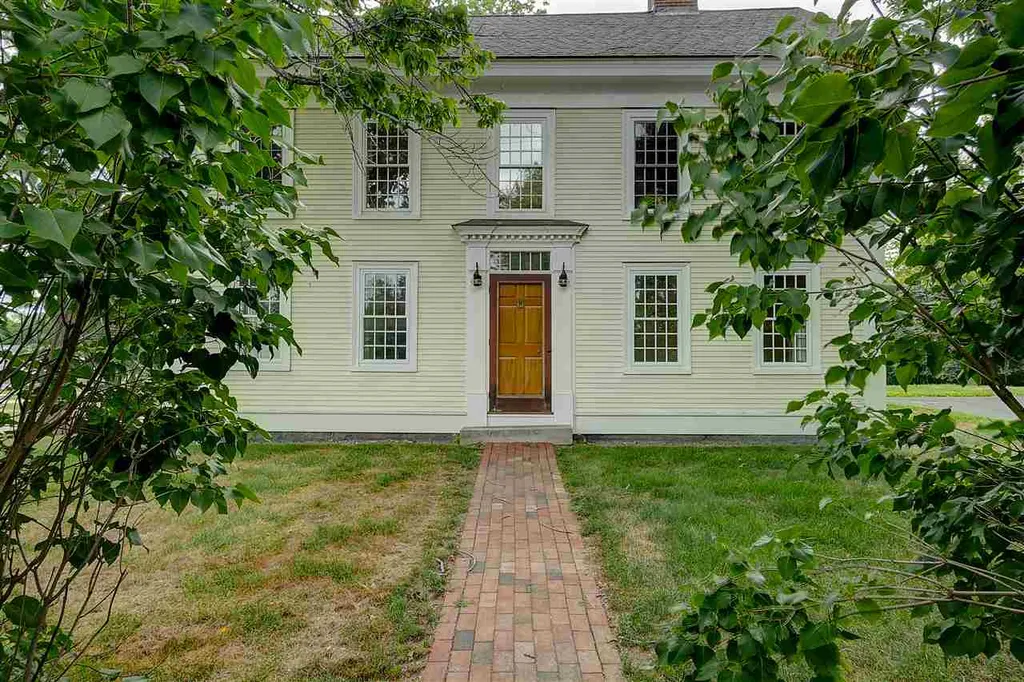 7 Emery Lane Stratham NH 03885