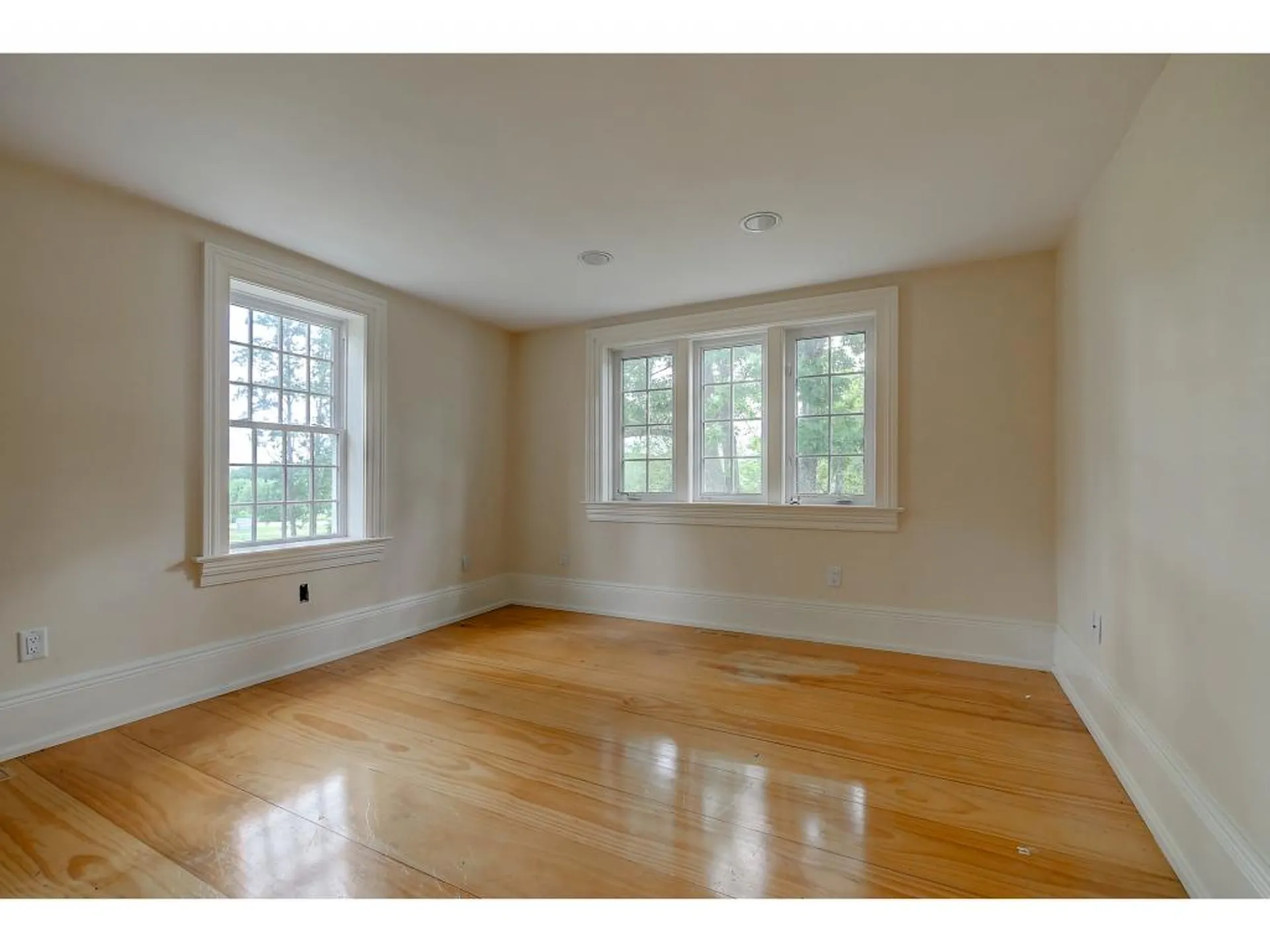 7 Emery Lane Stratham NH 03885