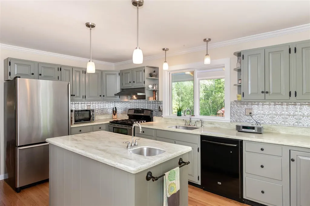 94 Blueberry Hill Road Meredith NH 03253