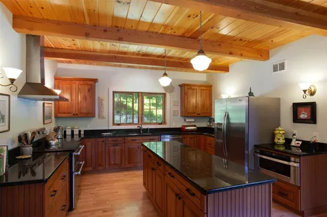 1675 Sawnee Bean Road Thetford VT 05075