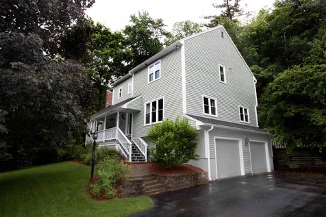 26 Bicentennial Drive Nashua NH 03062