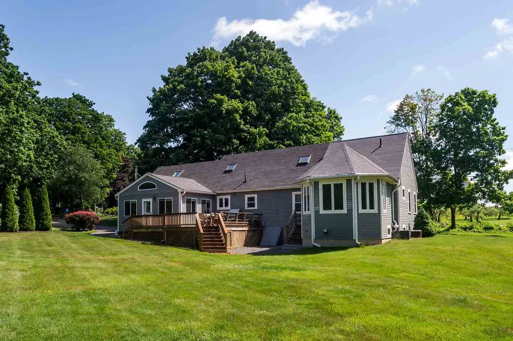 2 Sanborn Road Hampton Falls NH 03844