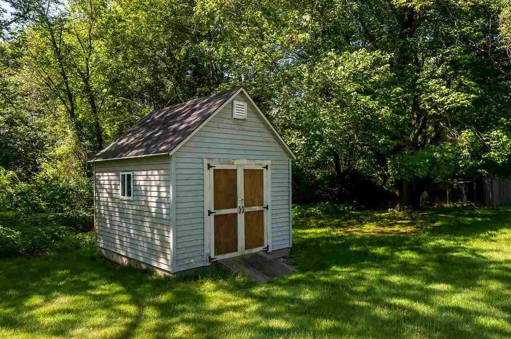 2 Sanborn Road Hampton Falls NH 03844