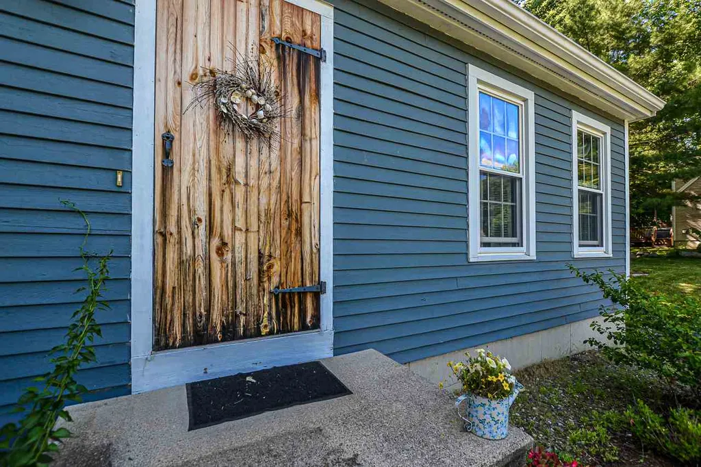 16 Ladyslipper Drive Newmarket NH 03857