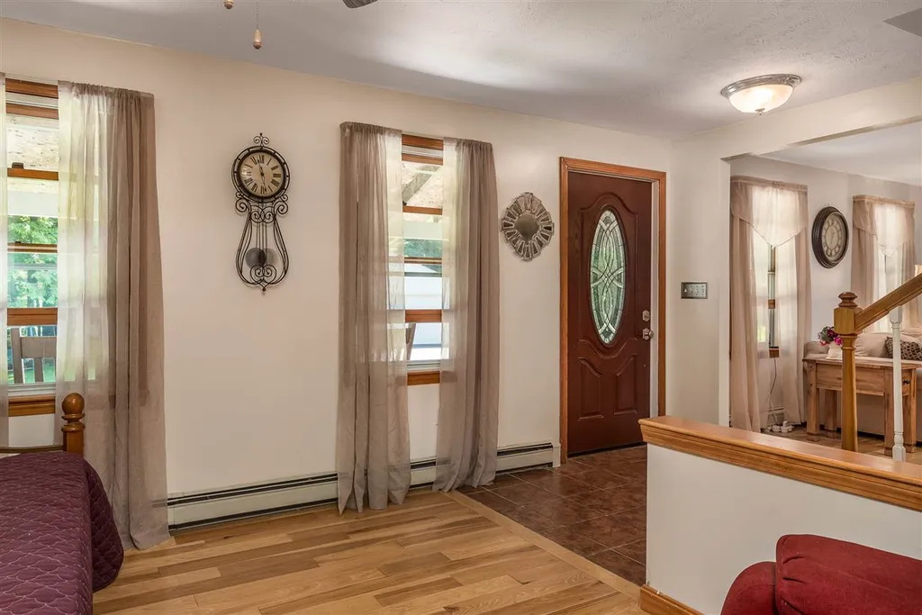 17 Quinlan Farm Road Raymond NH 03077