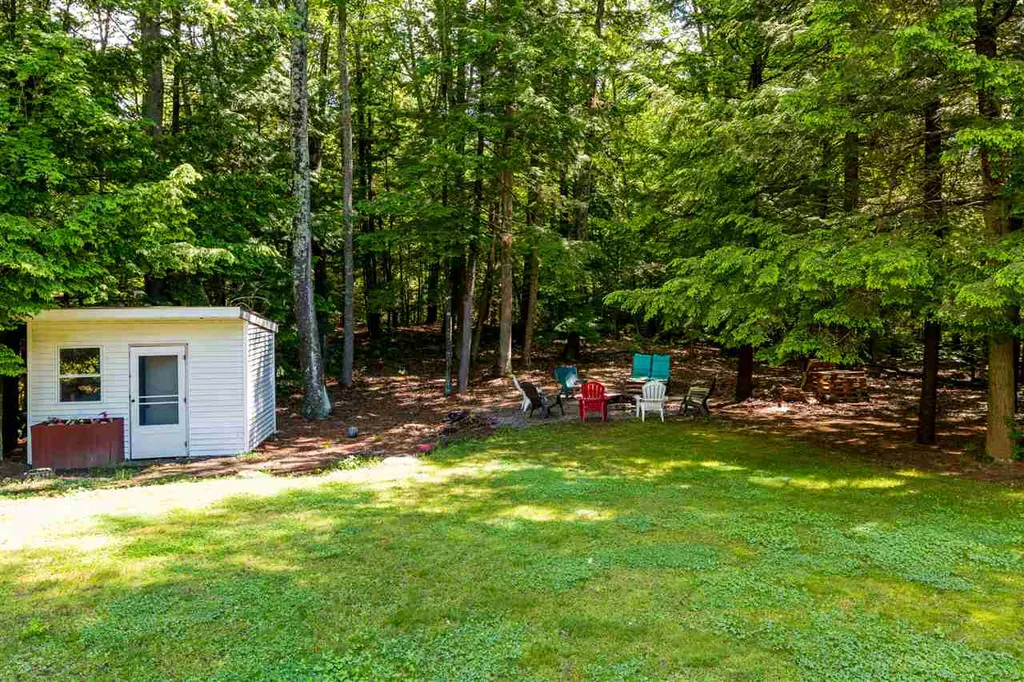 17 Quinlan Farm Road Raymond NH 03077