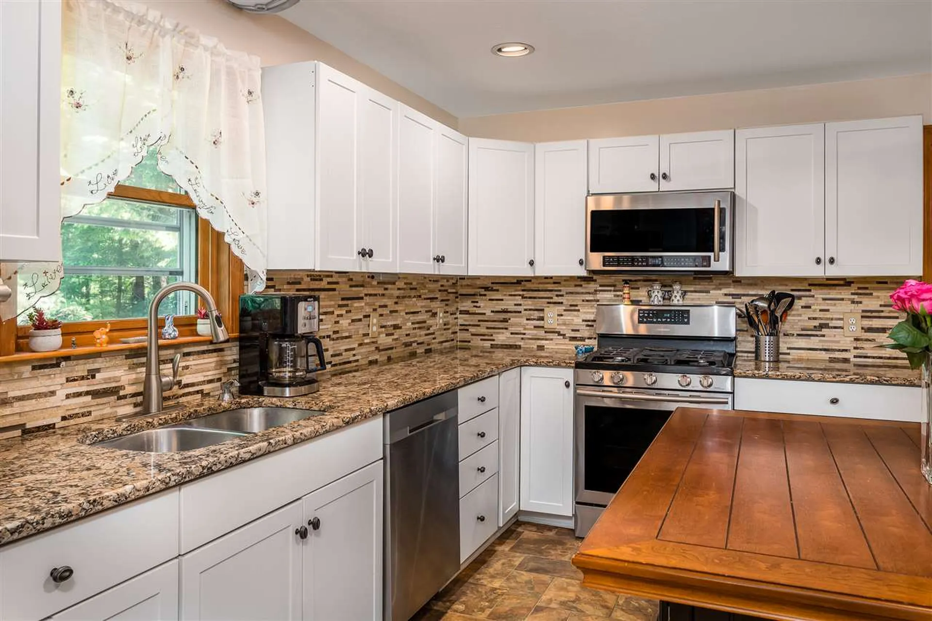 17 Quinlan Farm Road Raymond NH 03077