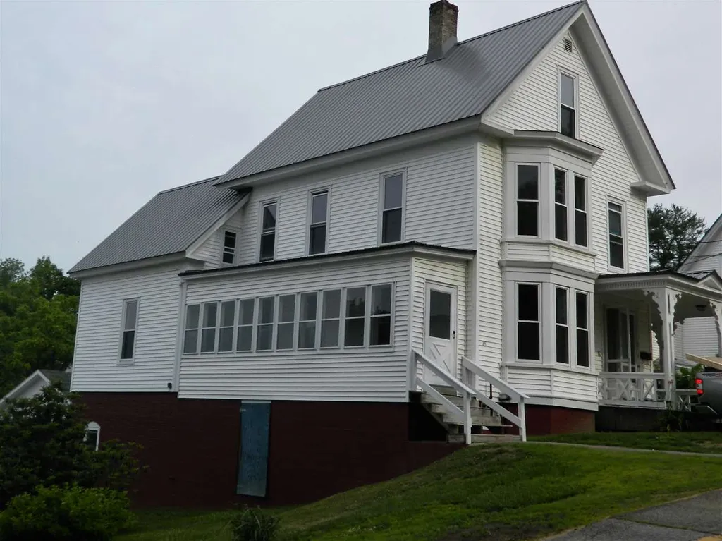 28 Prospect Street Tilton NH 03276