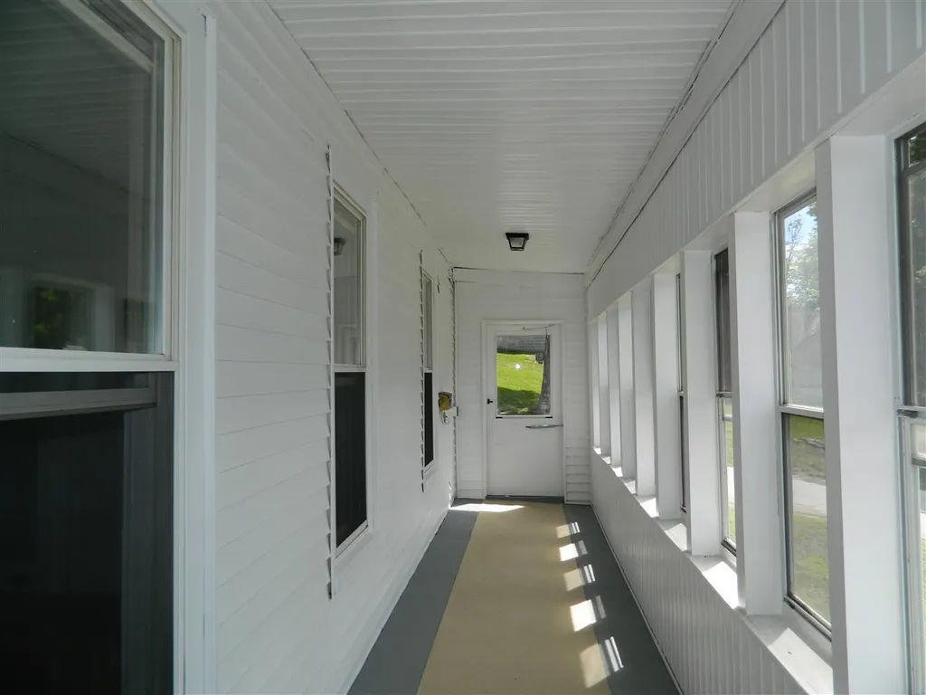 28 Prospect Street Tilton NH 03276