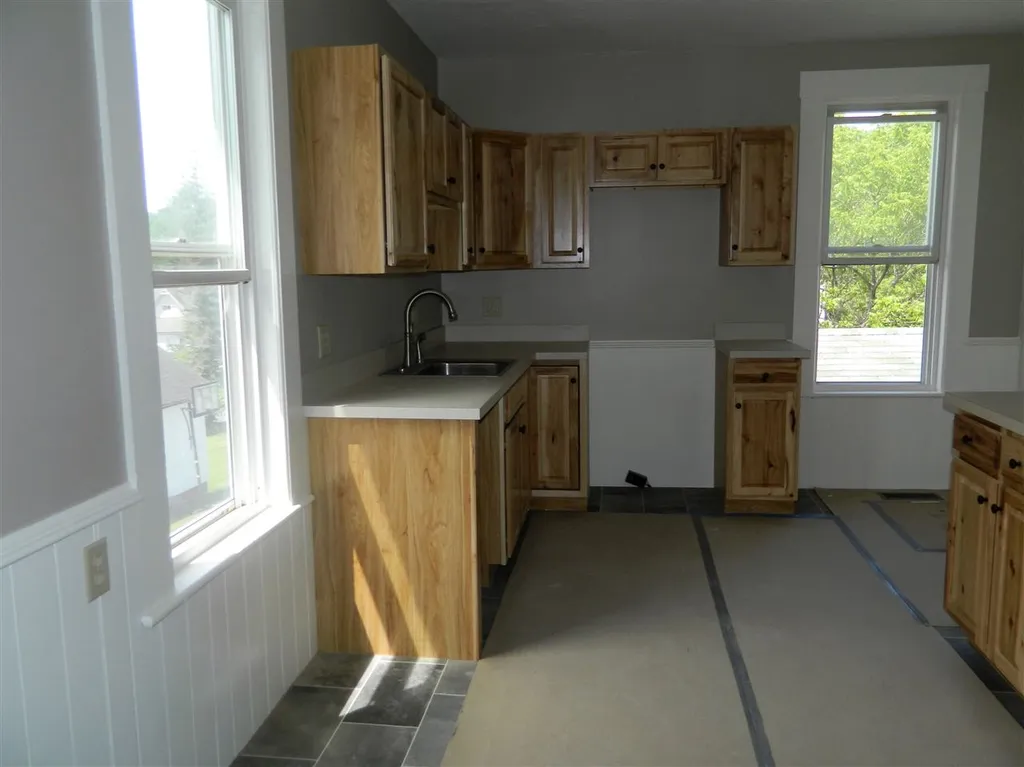 28 Prospect Street Tilton NH 03276
