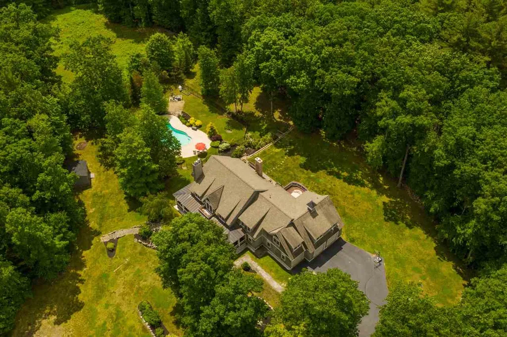 8 Conner Lane Newfields NH 03856