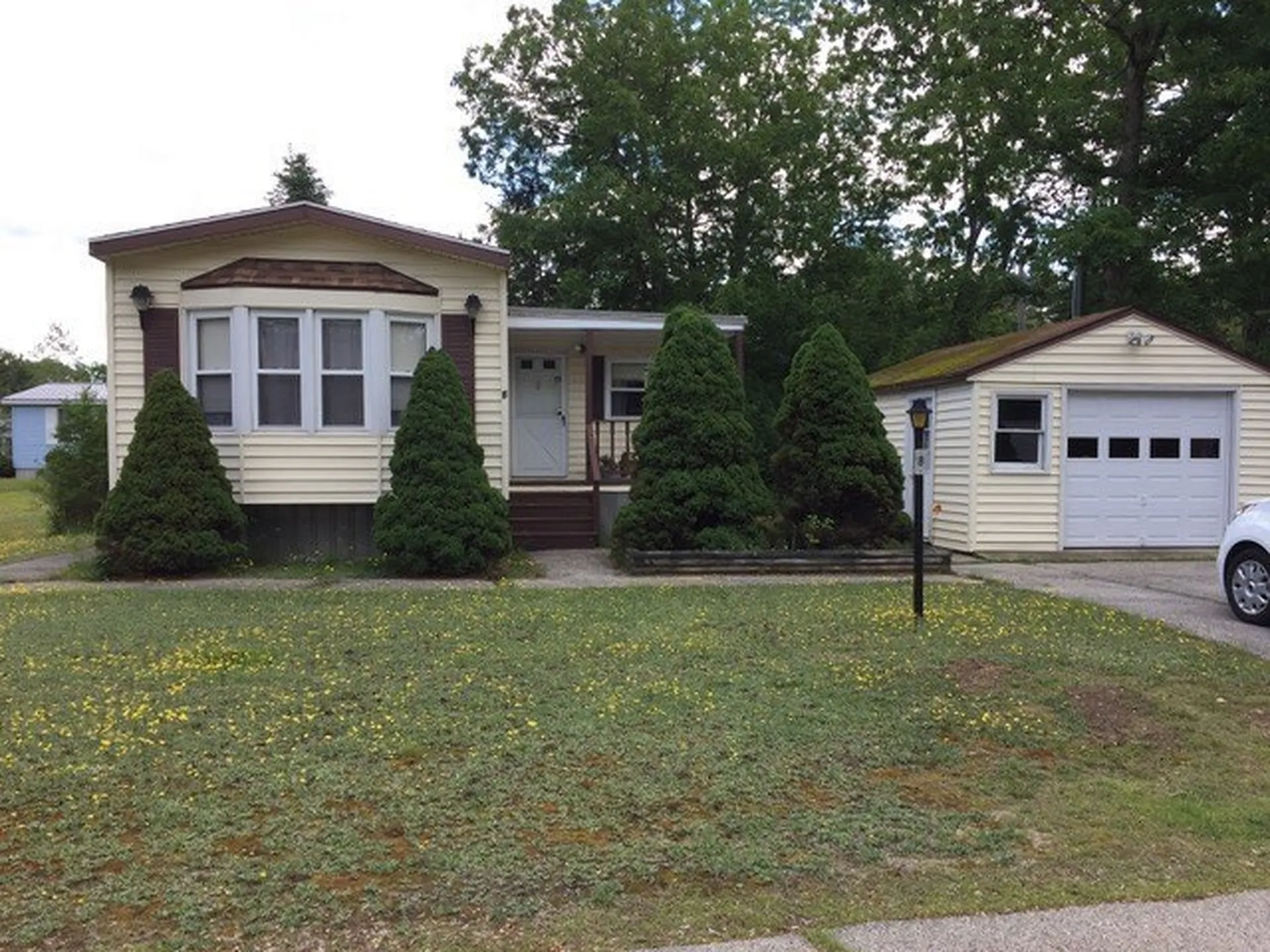 8 Village Drive Raymond NH 03077