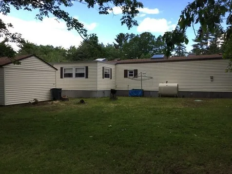 8 Village Drive Raymond NH 03077