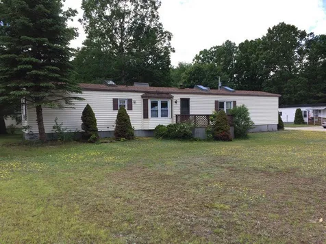 8 Village Drive Raymond NH 03077