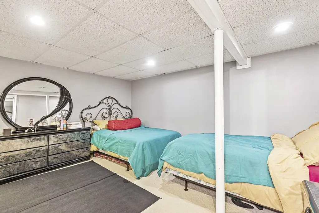 8 Oak Hill Lane Exeter NH 03833