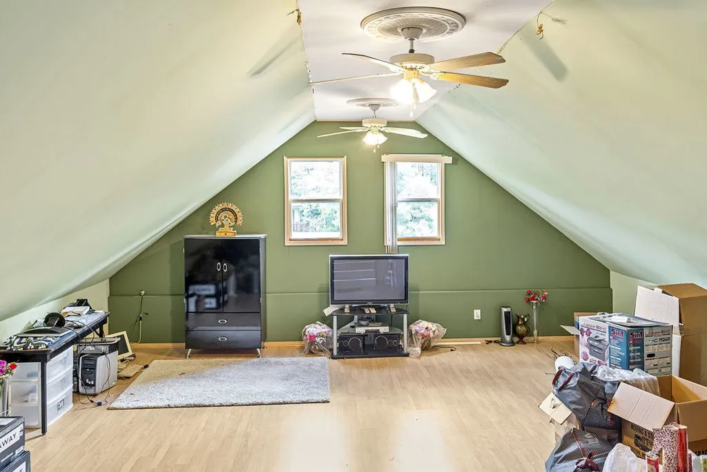 8 Oak Hill Lane Exeter NH 03833