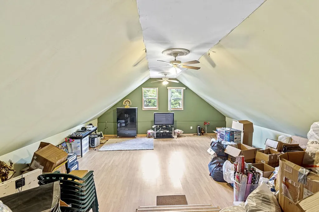 8 Oak Hill Lane Exeter NH 03833