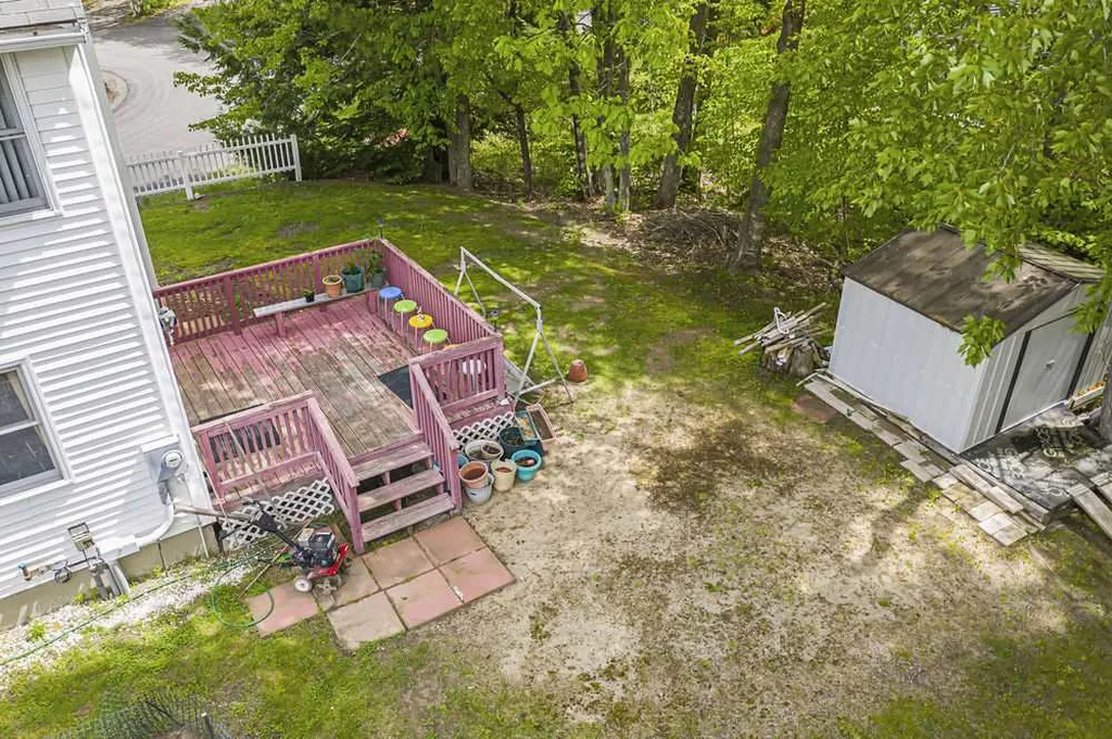 8 Oak Hill Lane Exeter NH 03833