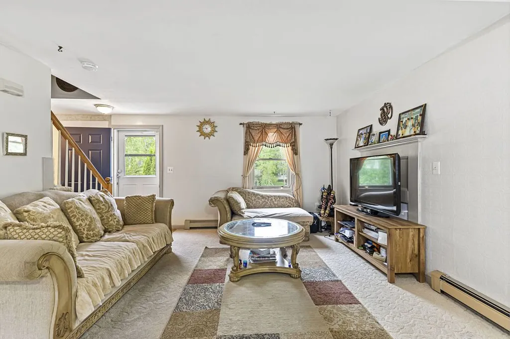 8 Oak Hill Lane Exeter NH 03833