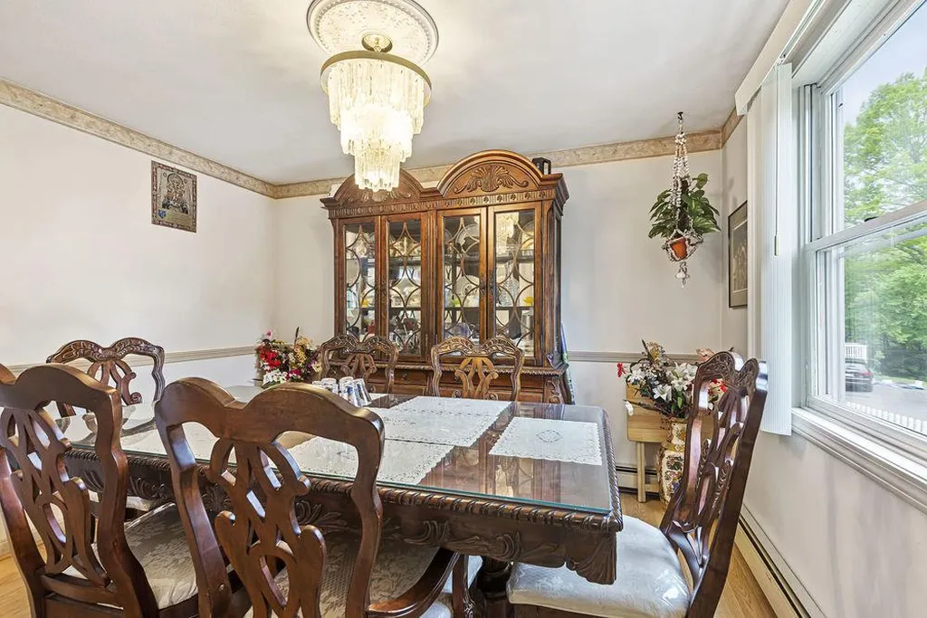 8 Oak Hill Lane Exeter NH 03833