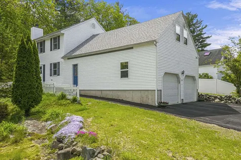 8 Oak Hill Lane Exeter NH 03833