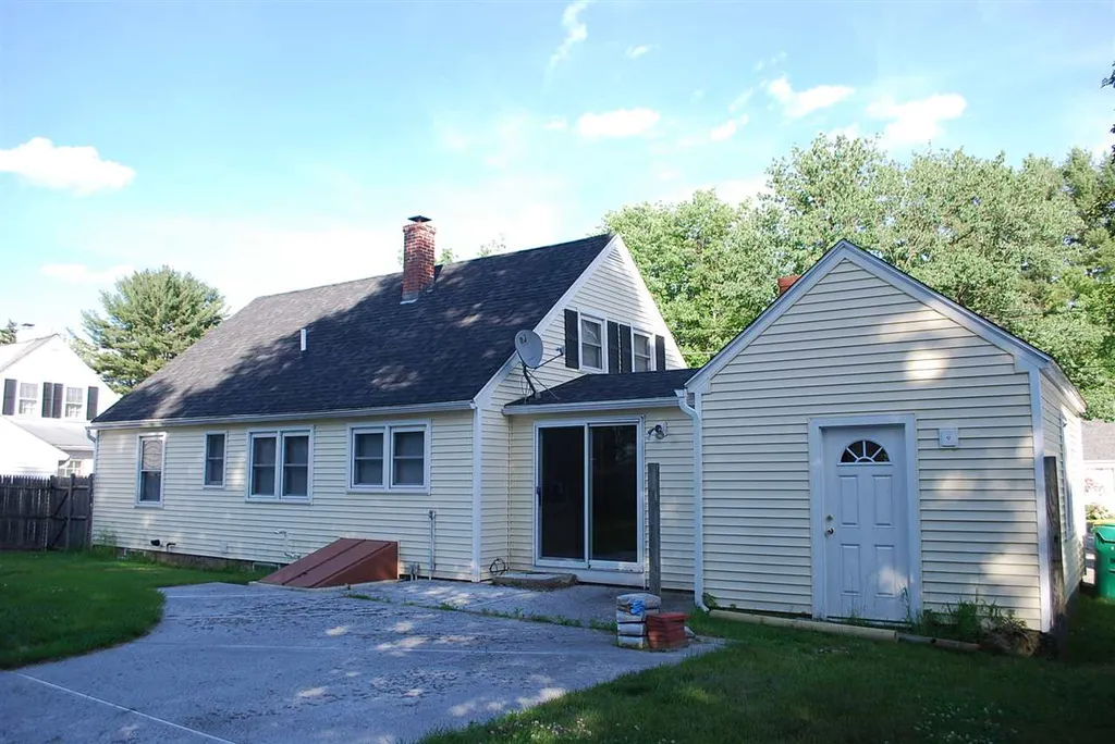 3 Hale Street Rochester NH 03867