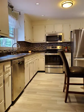 6 Brookview Drive Derry NH 03038