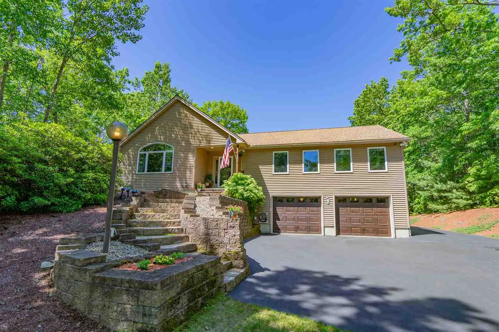 477 Straw Road Manchester NH 03102
