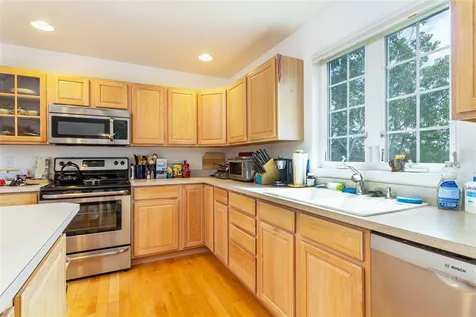 19 Rockland Street Burlington VT 05408