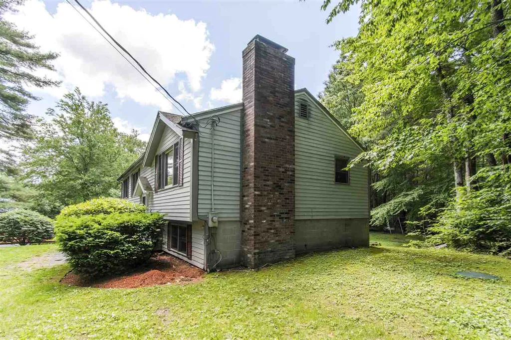 7 Kerry Drive Newton NH 03858