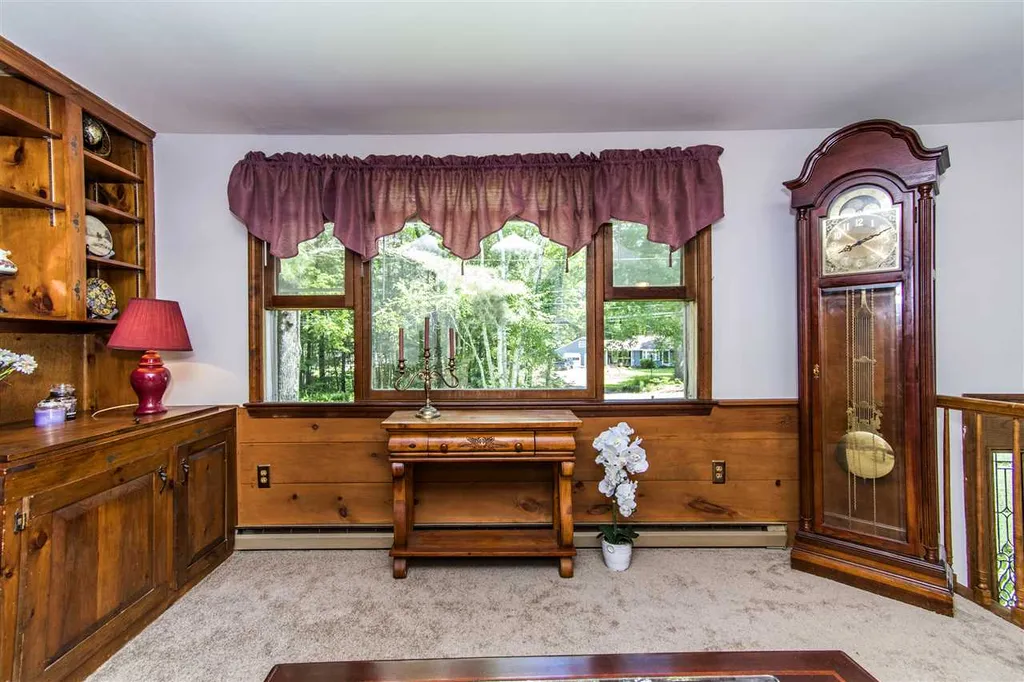 7 Kerry Drive Newton NH 03858