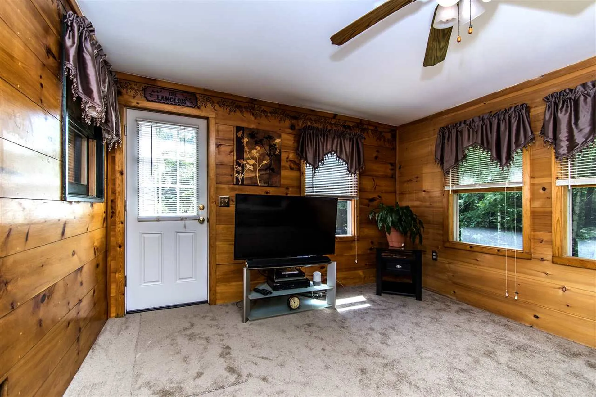 7 Kerry Drive Newton NH 03858