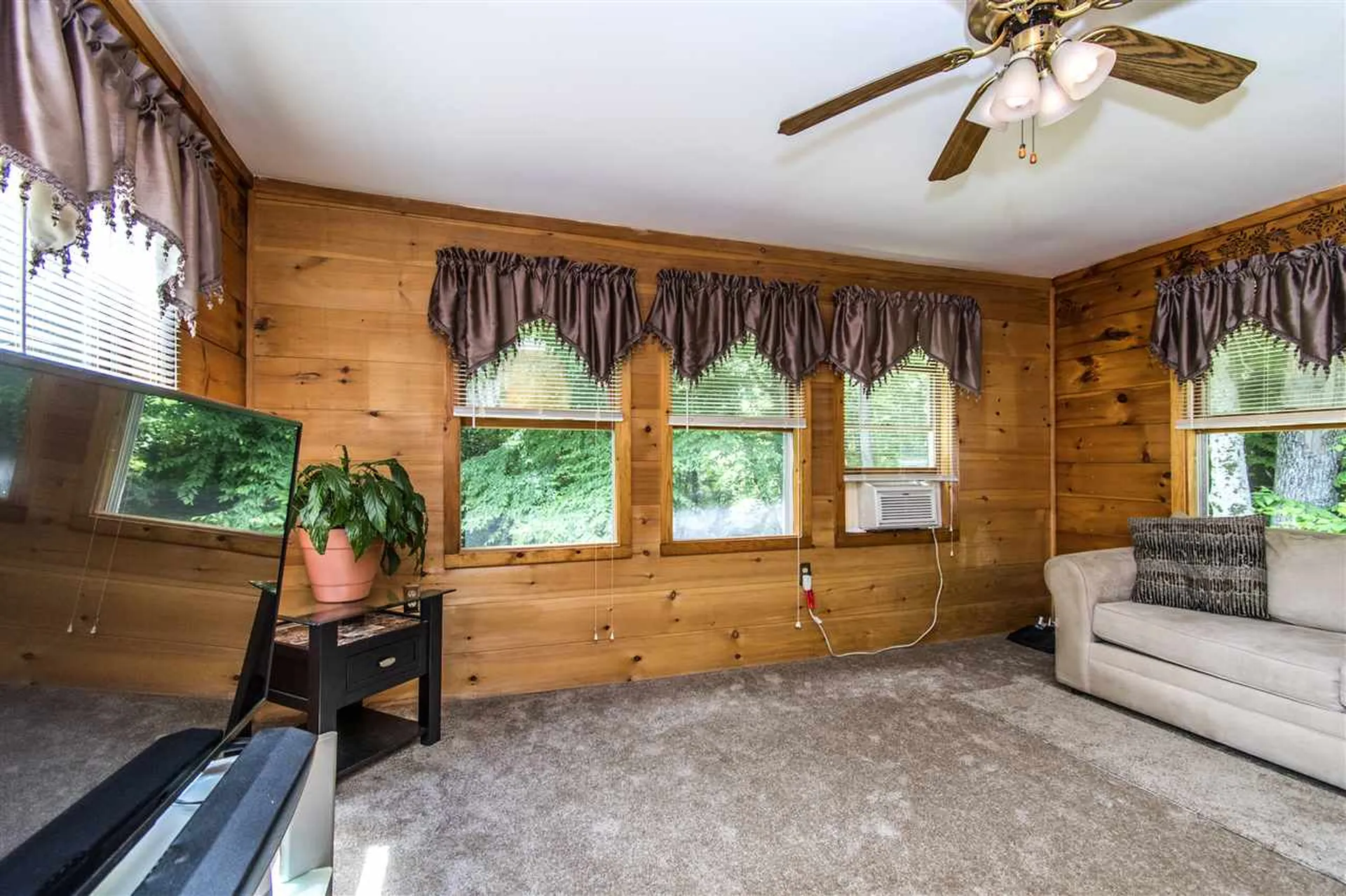 7 Kerry Drive Newton NH 03858