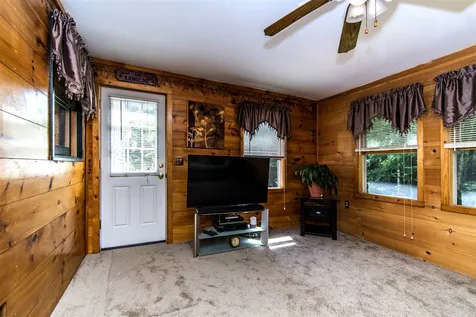 7 Kerry Drive Newton NH 03858