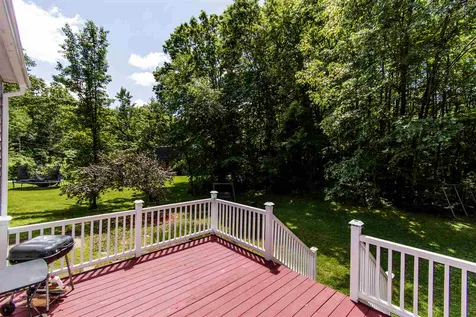 7 Kerry Drive Newton NH 03858