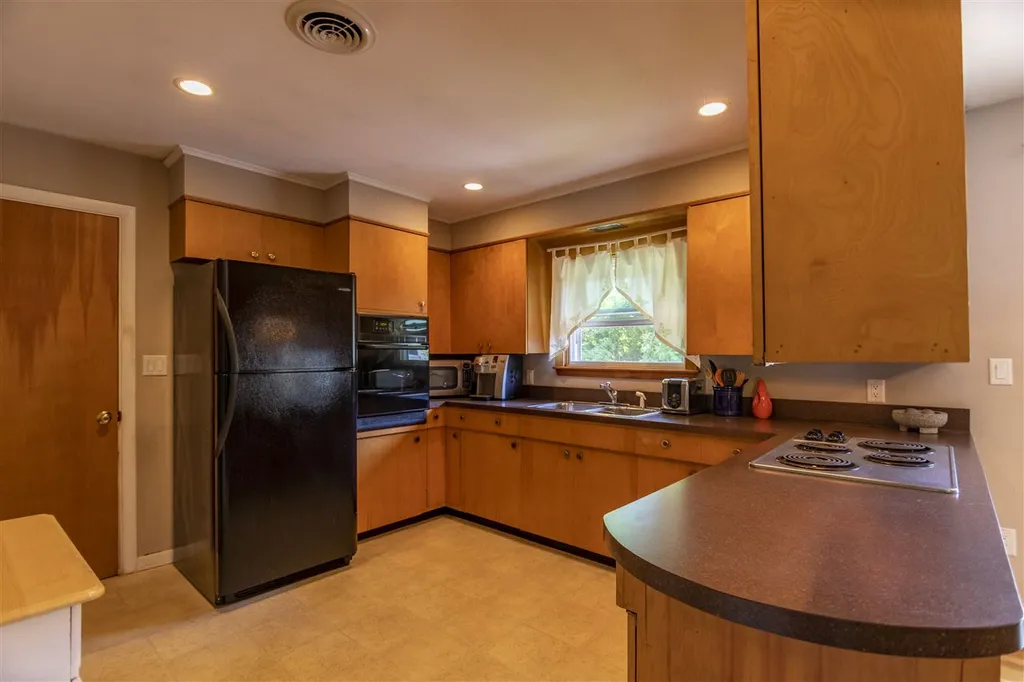 83 Sheffield Road Road Portsmouth NH 03801